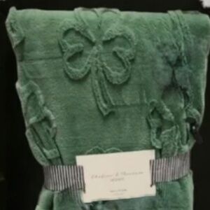Faux Fur Shamrock IRISH Lucky Clover St Patricks Day Throw Blanket 50"x70 New